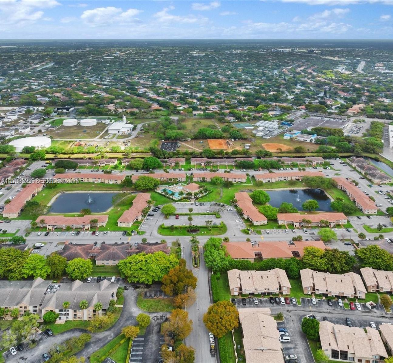 1016 Twin Lks Dr #20-G Coral Springs, FL 33071