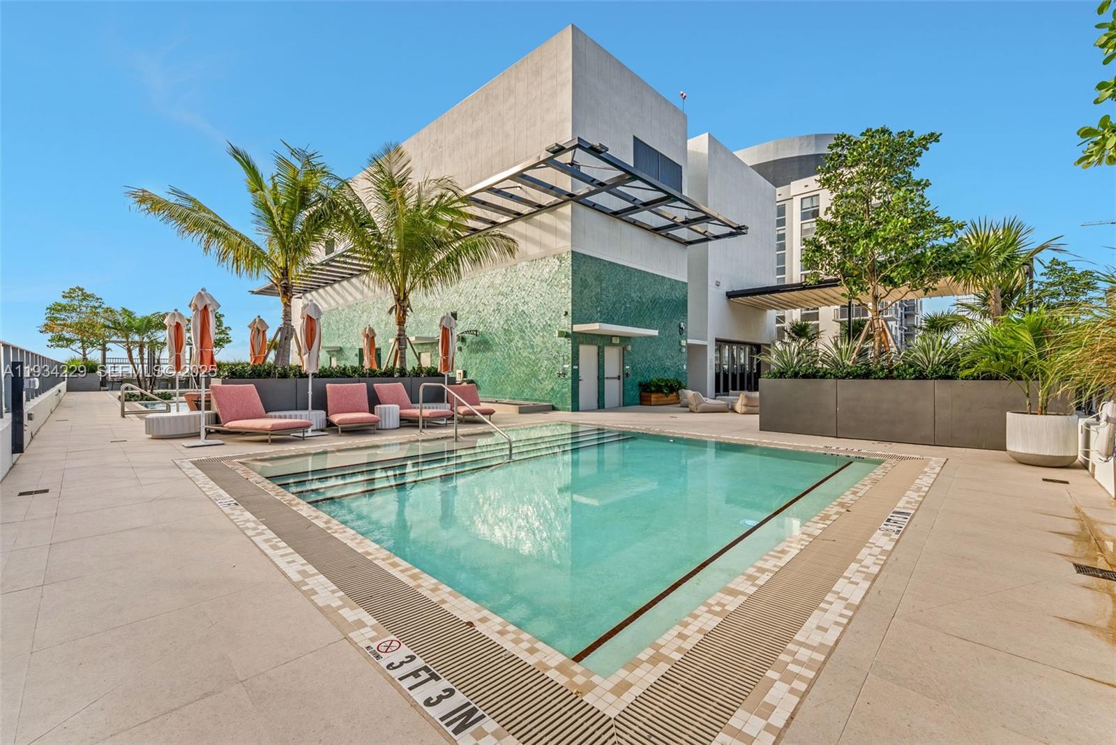 image The Crosby Miami Worldcenter17