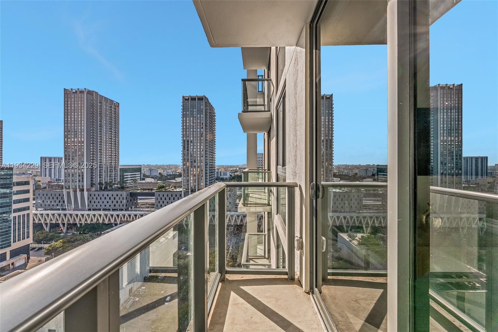 image The Crosby Miami Worldcenter6