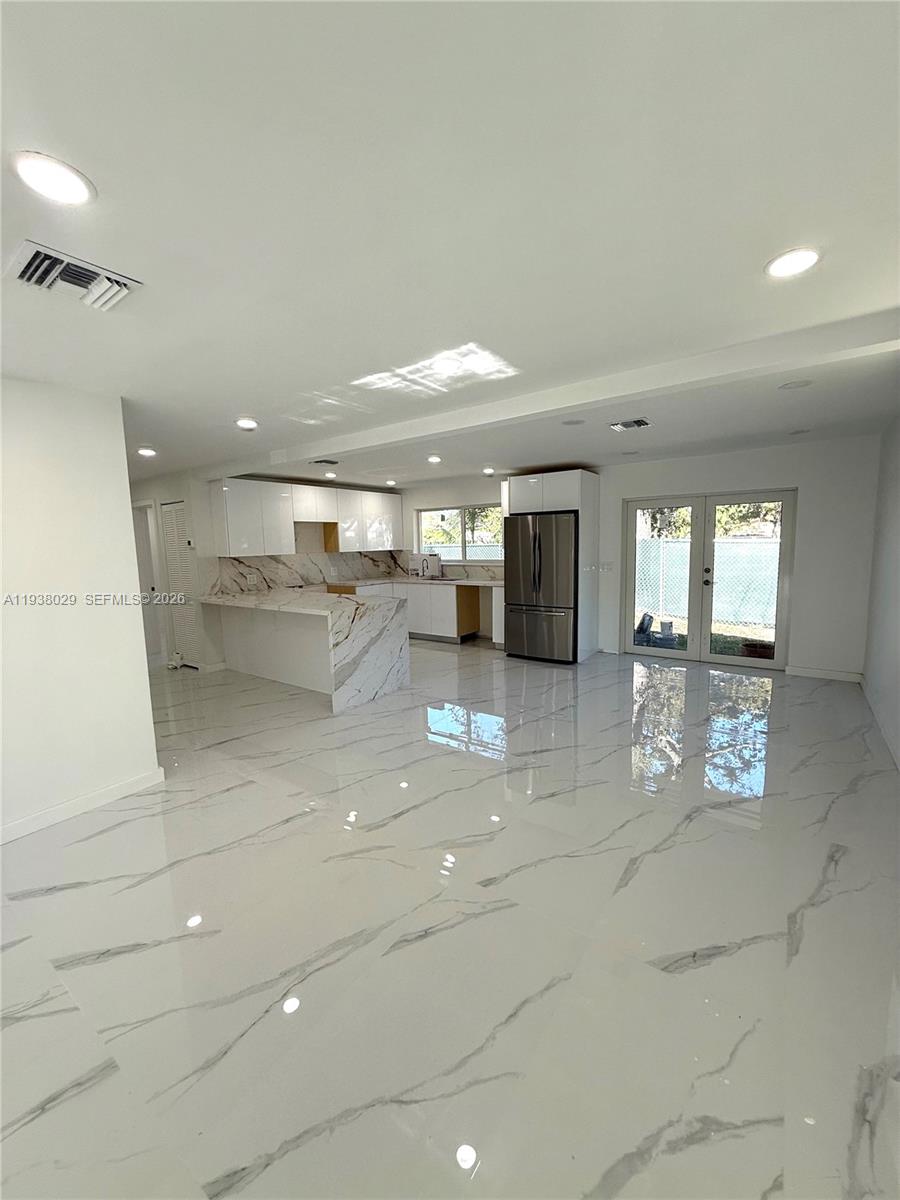 6091 SW 64th Ter South Miami, FL 33143