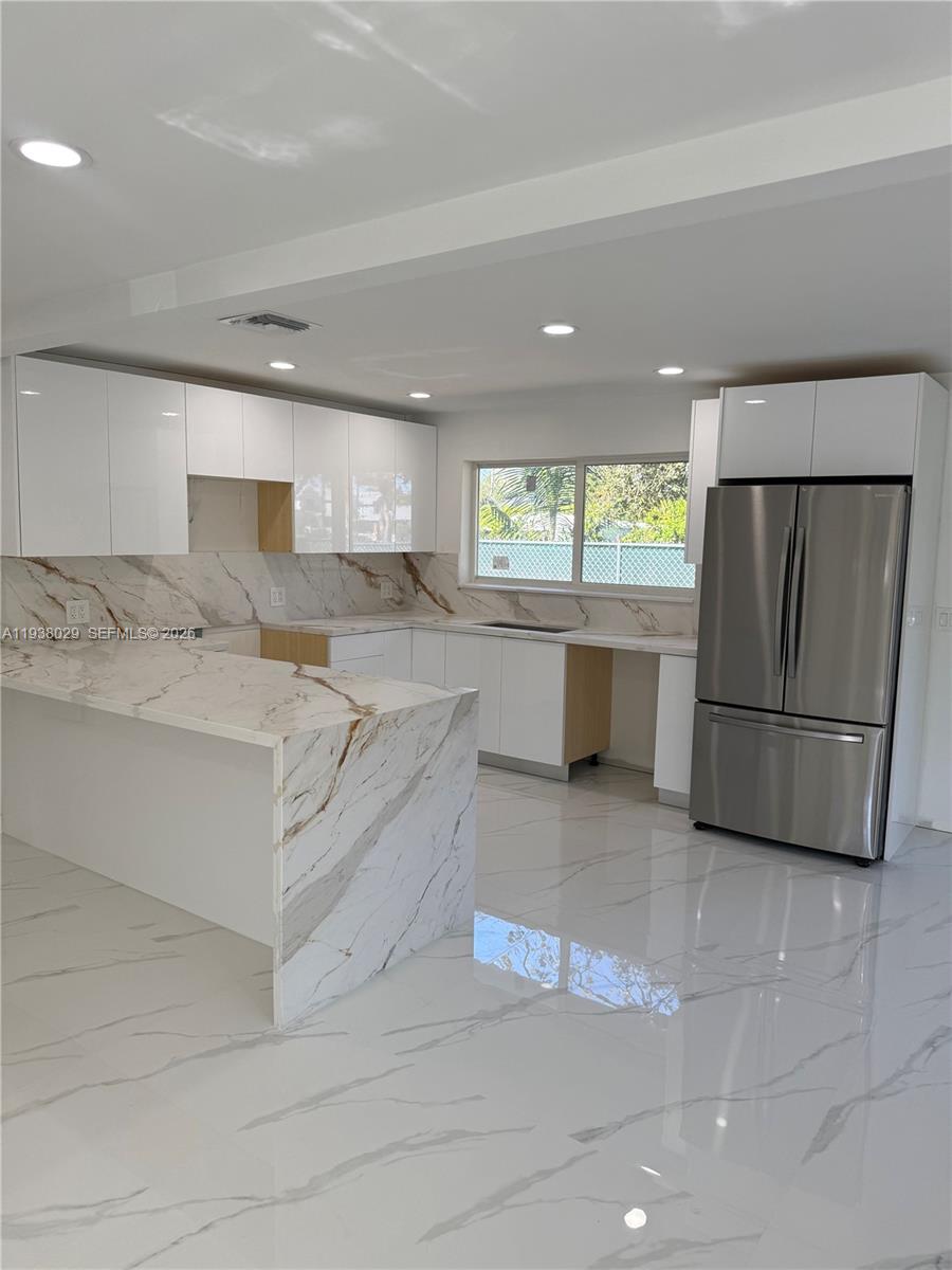 6091 SW 64th Ter South Miami, FL 33143