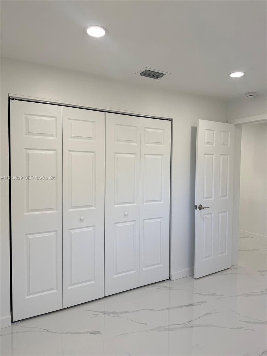 6091 SW 64th Ter South Miami, FL 33143