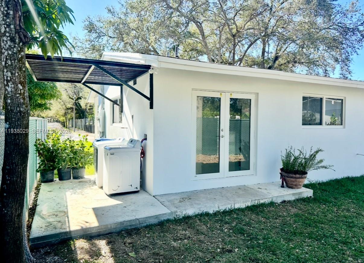 6091 SW 64th Ter South Miami, FL 33143