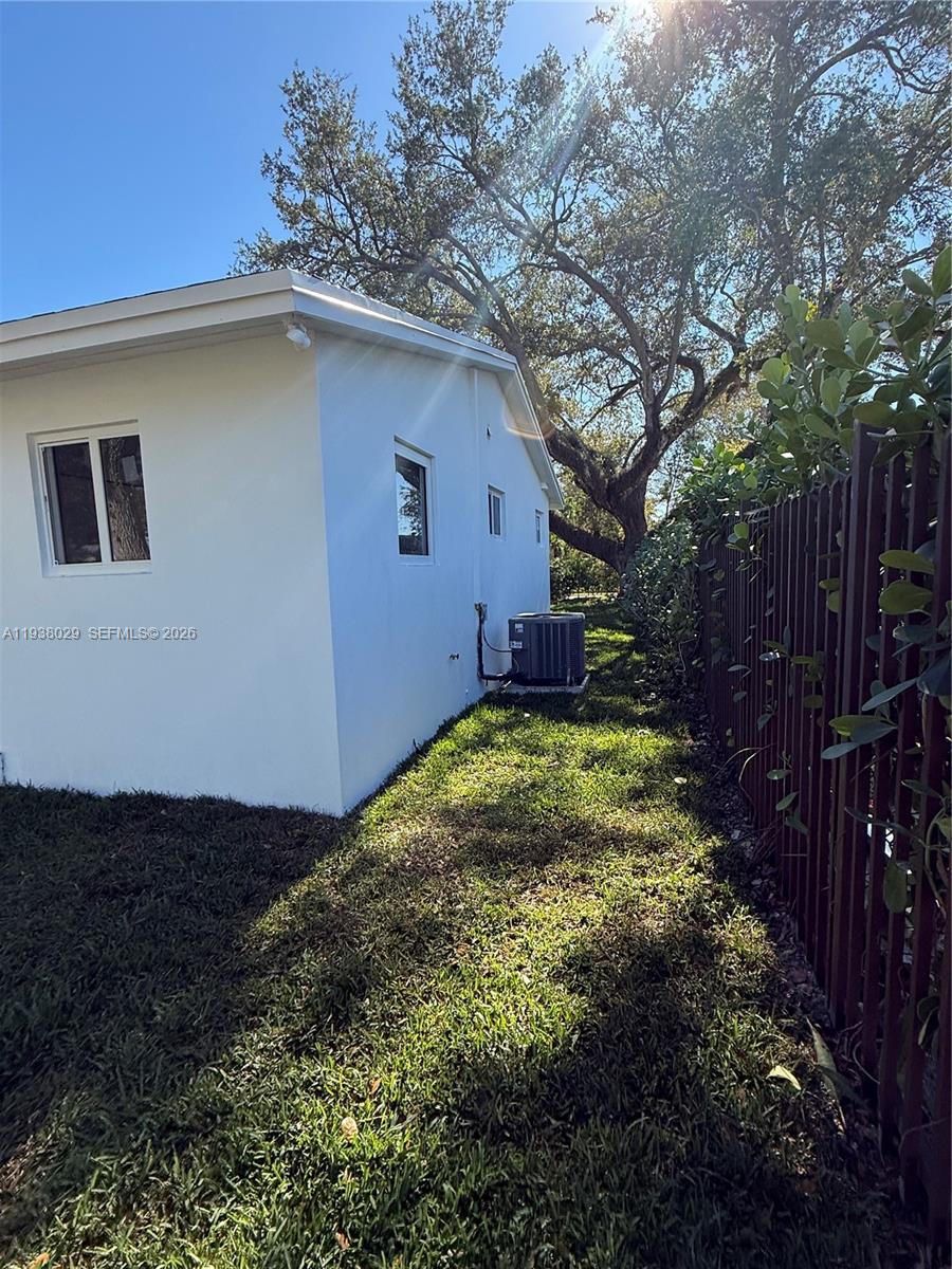 6091 SW 64th Ter South Miami, FL 33143