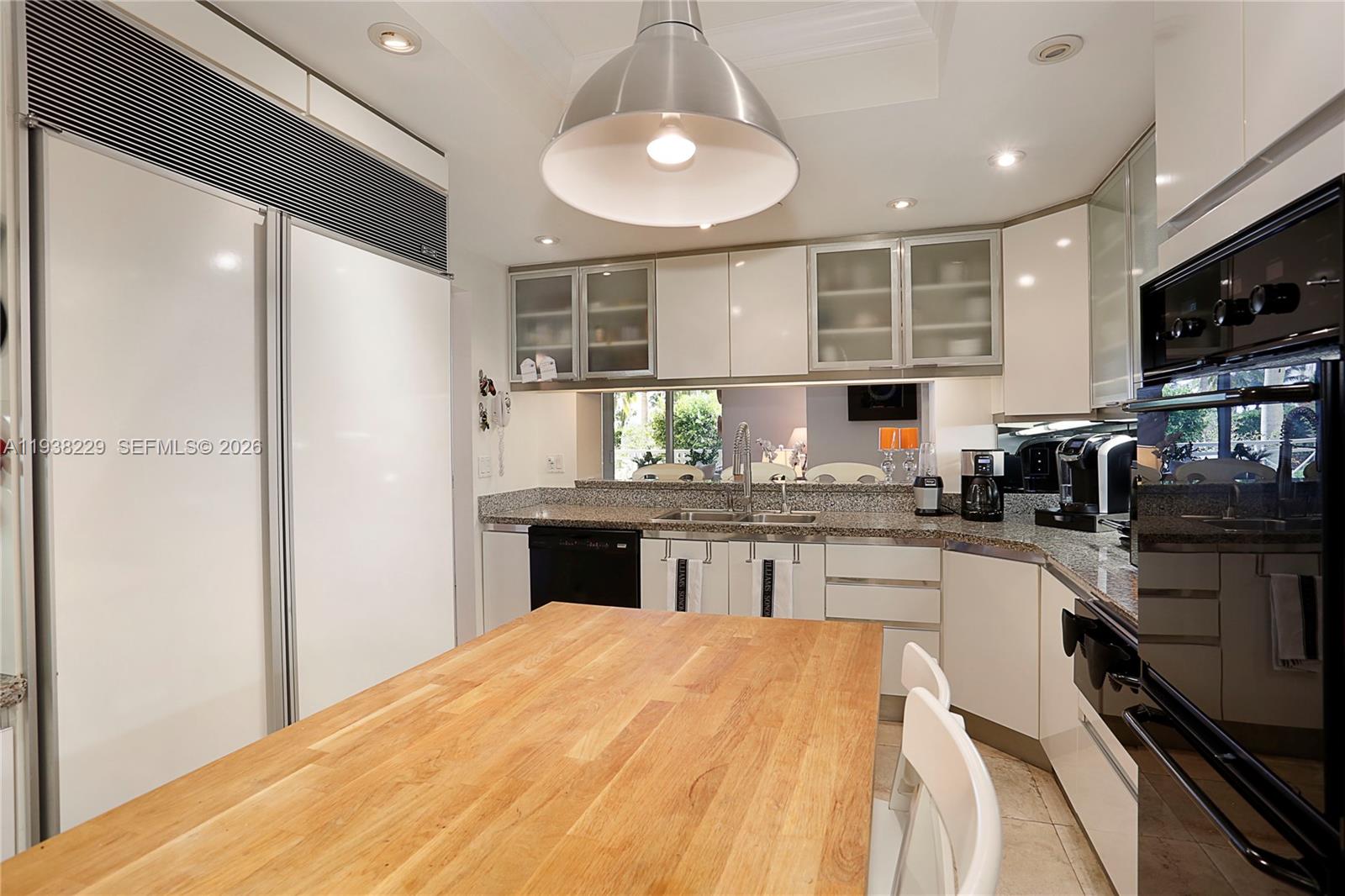 image Grand Bay Residences2