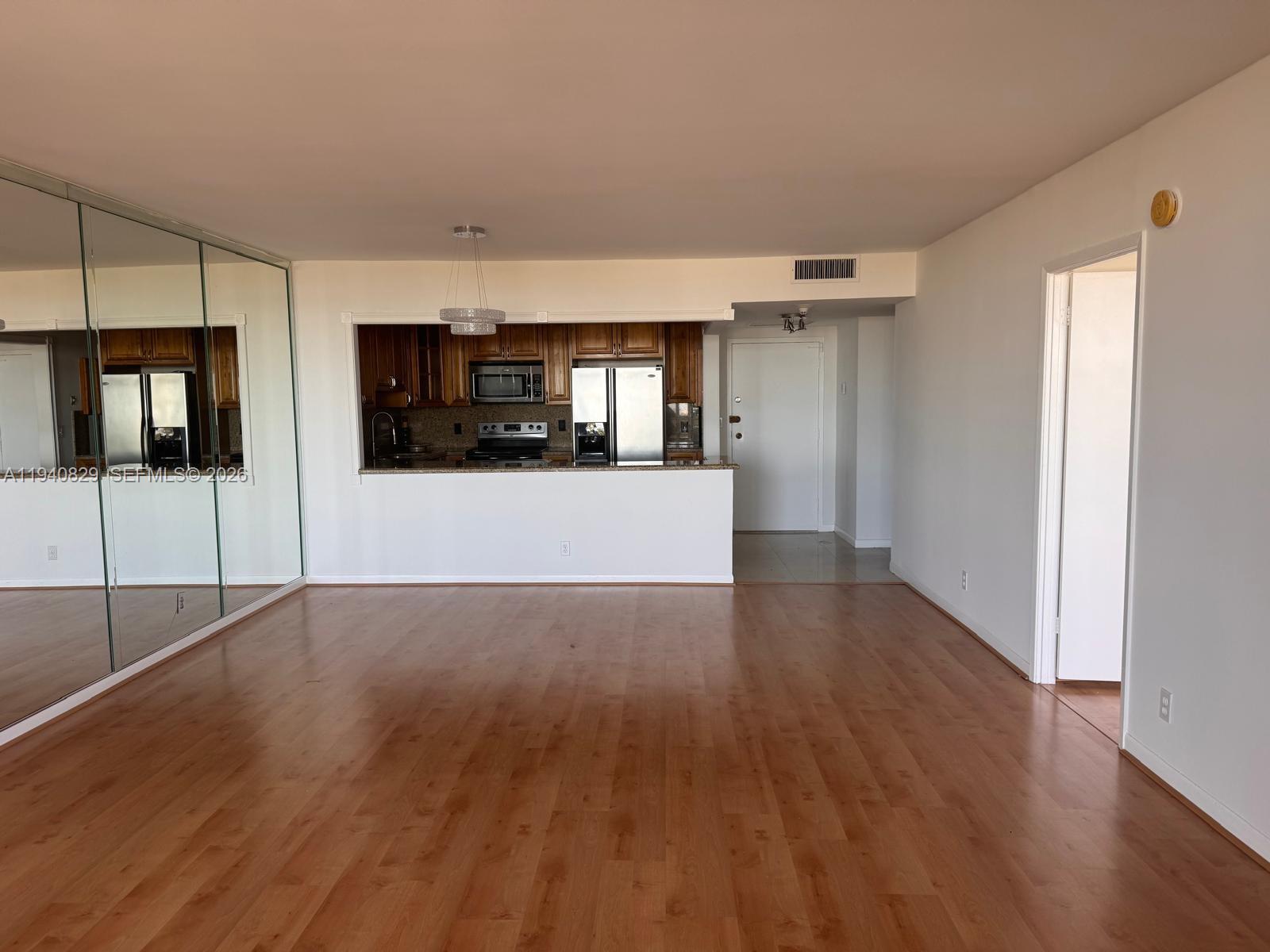 2500 Parkview Dr #1210 Hallandale Beach, FL 33009