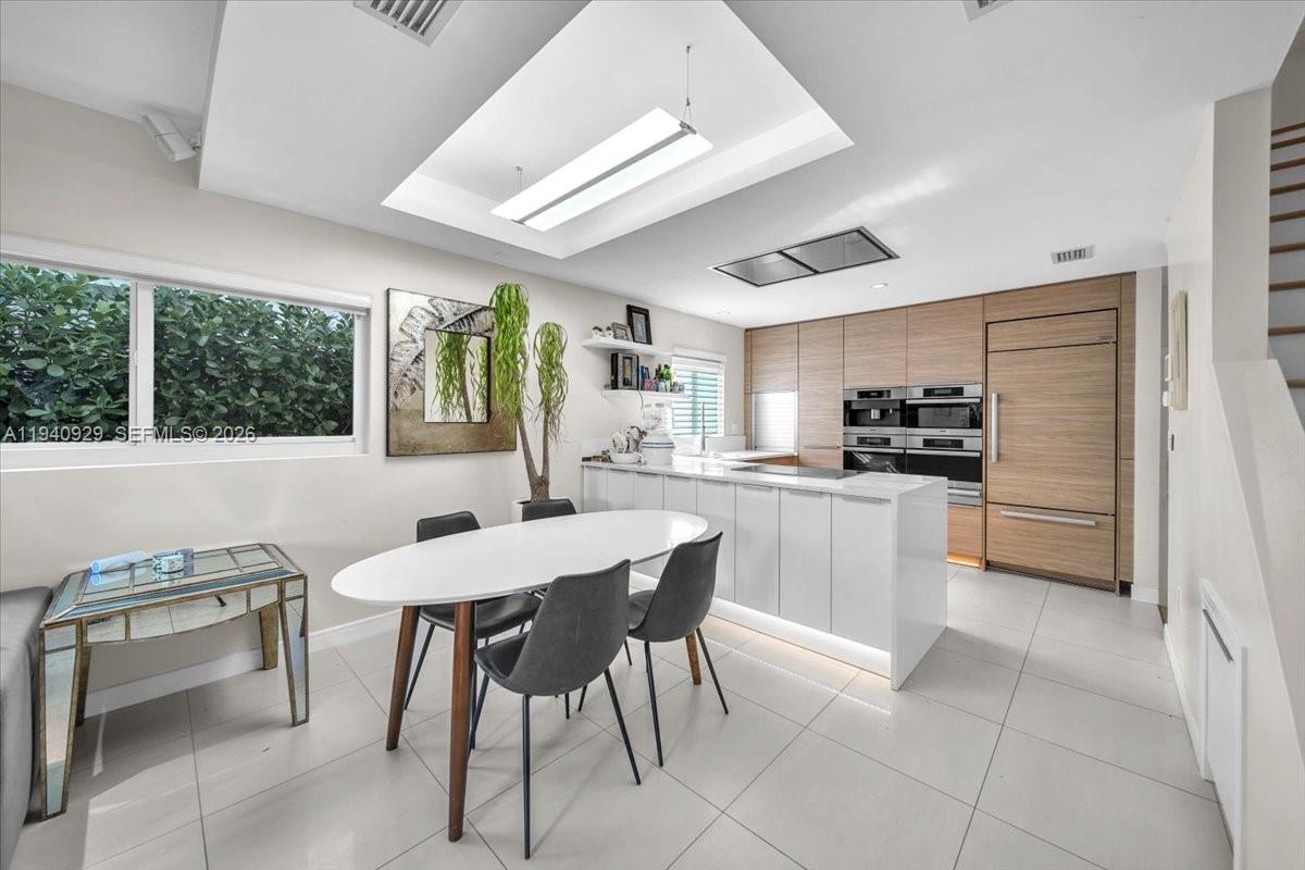 208 Jefferson Ave #113 Miami Beach, FL 33139