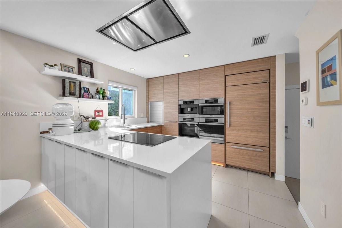 208 Jefferson Ave #113 Miami Beach, FL 33139