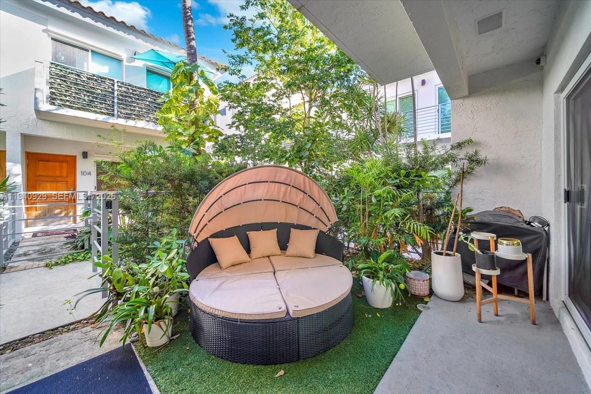 208 Jefferson Ave #113 Miami Beach, FL 33139