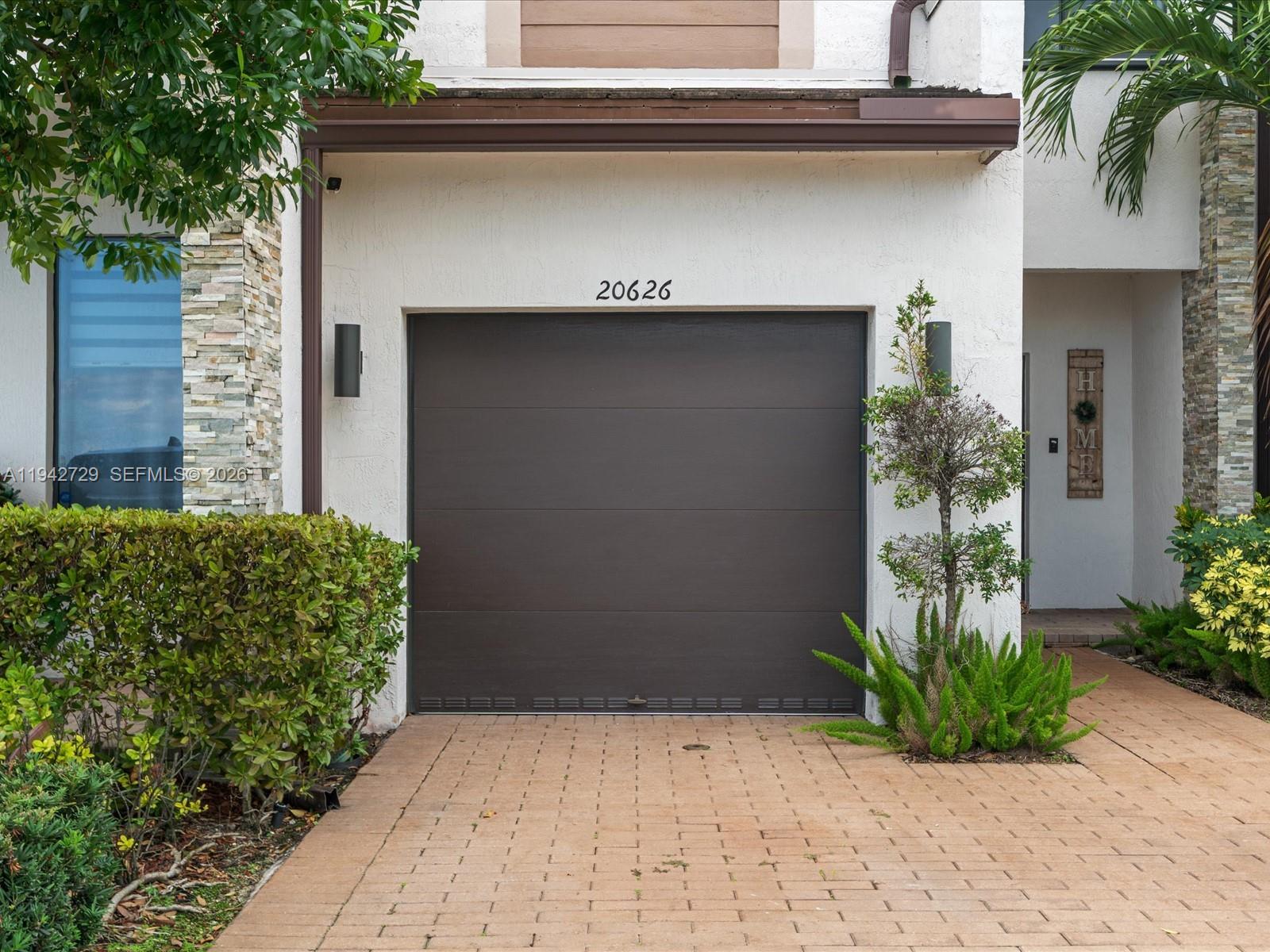 20626 NE 2nd Ct Miami, FL 33179