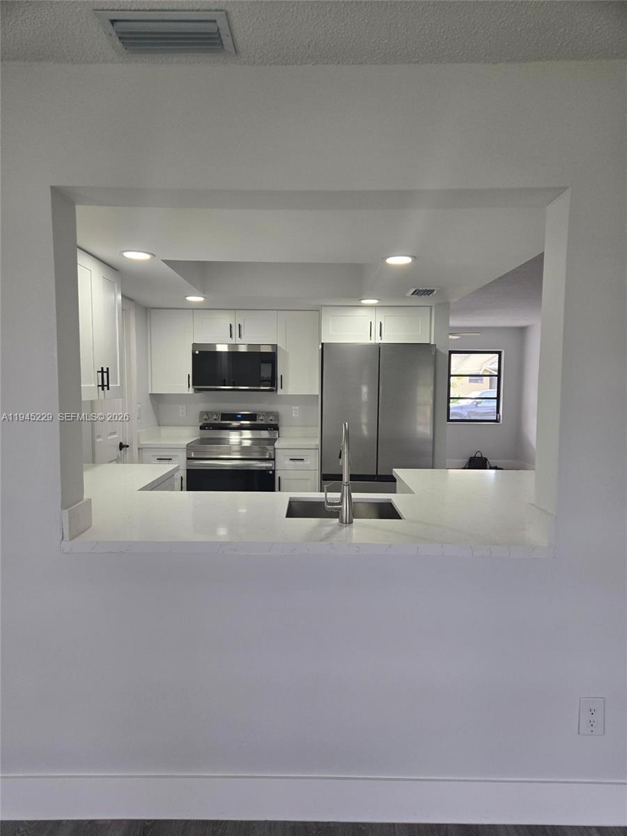 6855 NW 9th St Margate, FL 33063