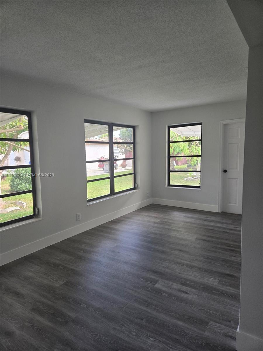 6855 NW 9th St Margate, FL 33063