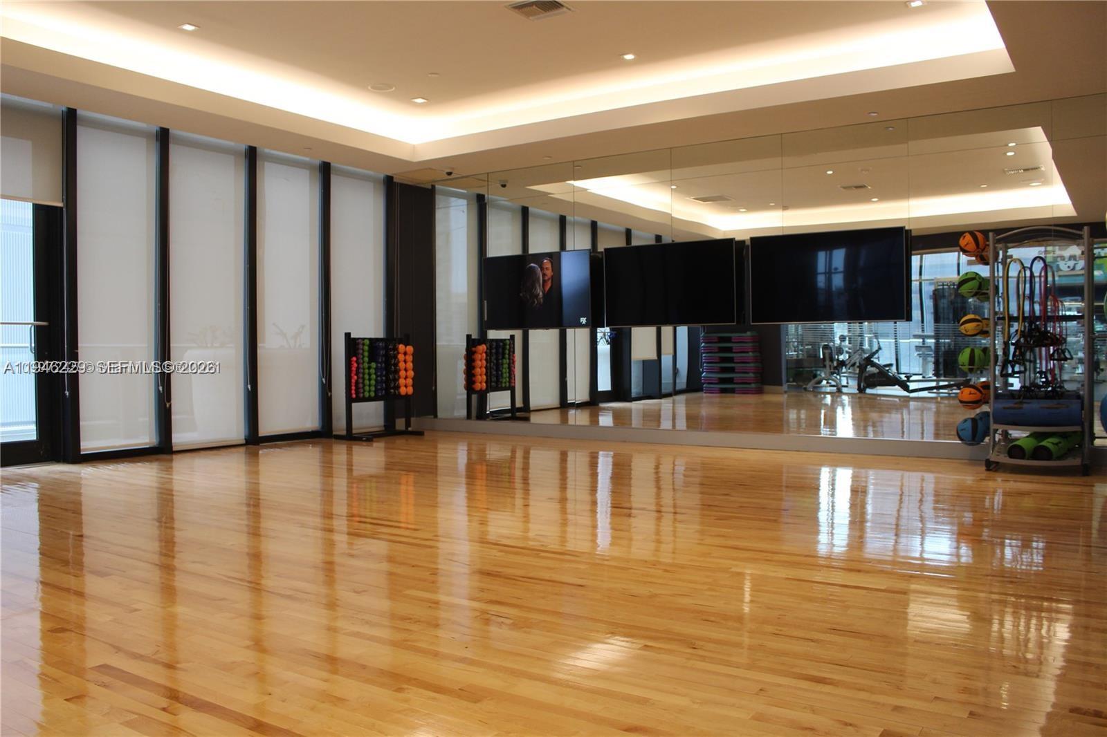 image 1010 Brickell50