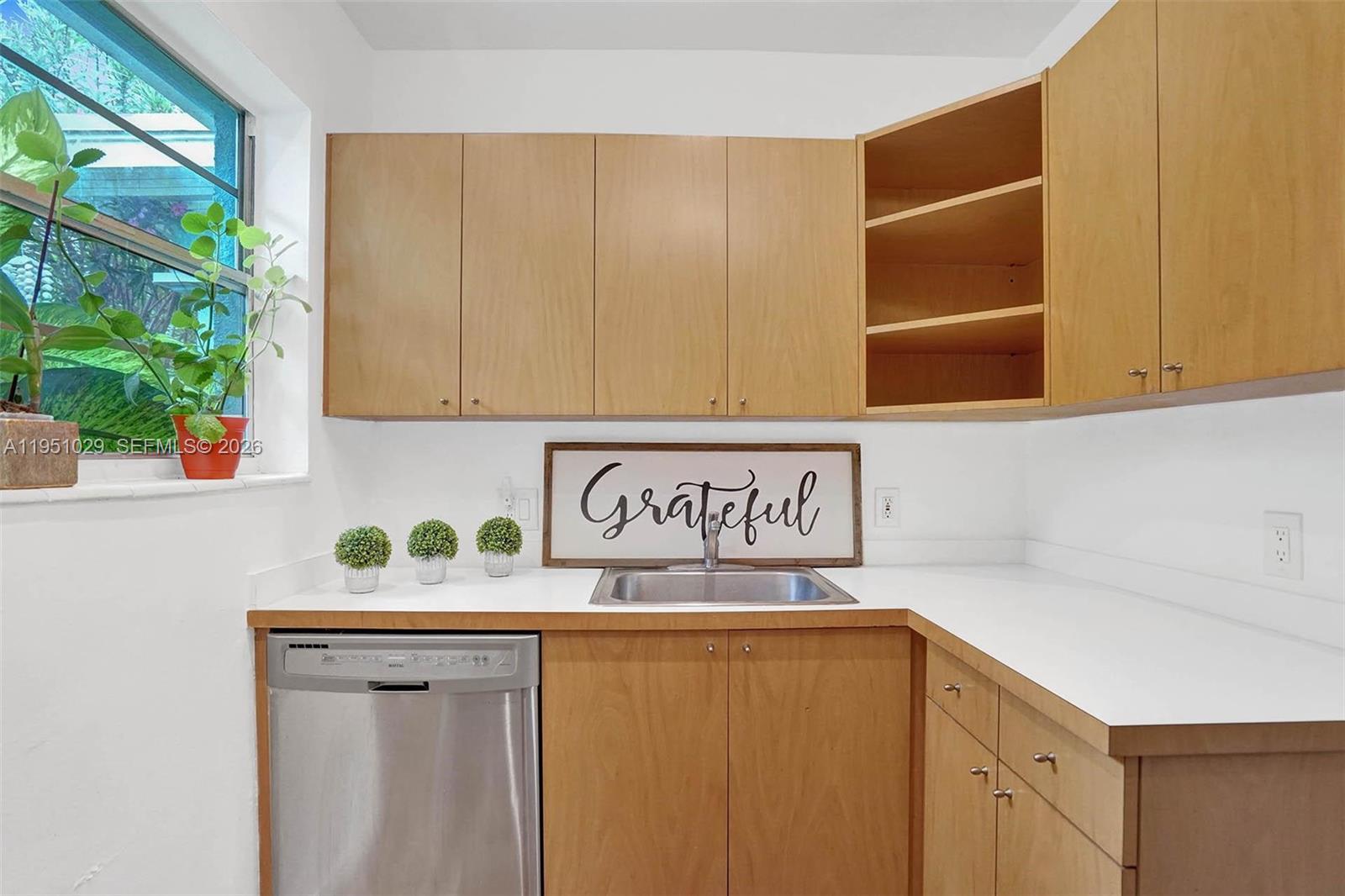 7525 W Treasure Dr North Bay Village, FL 33141