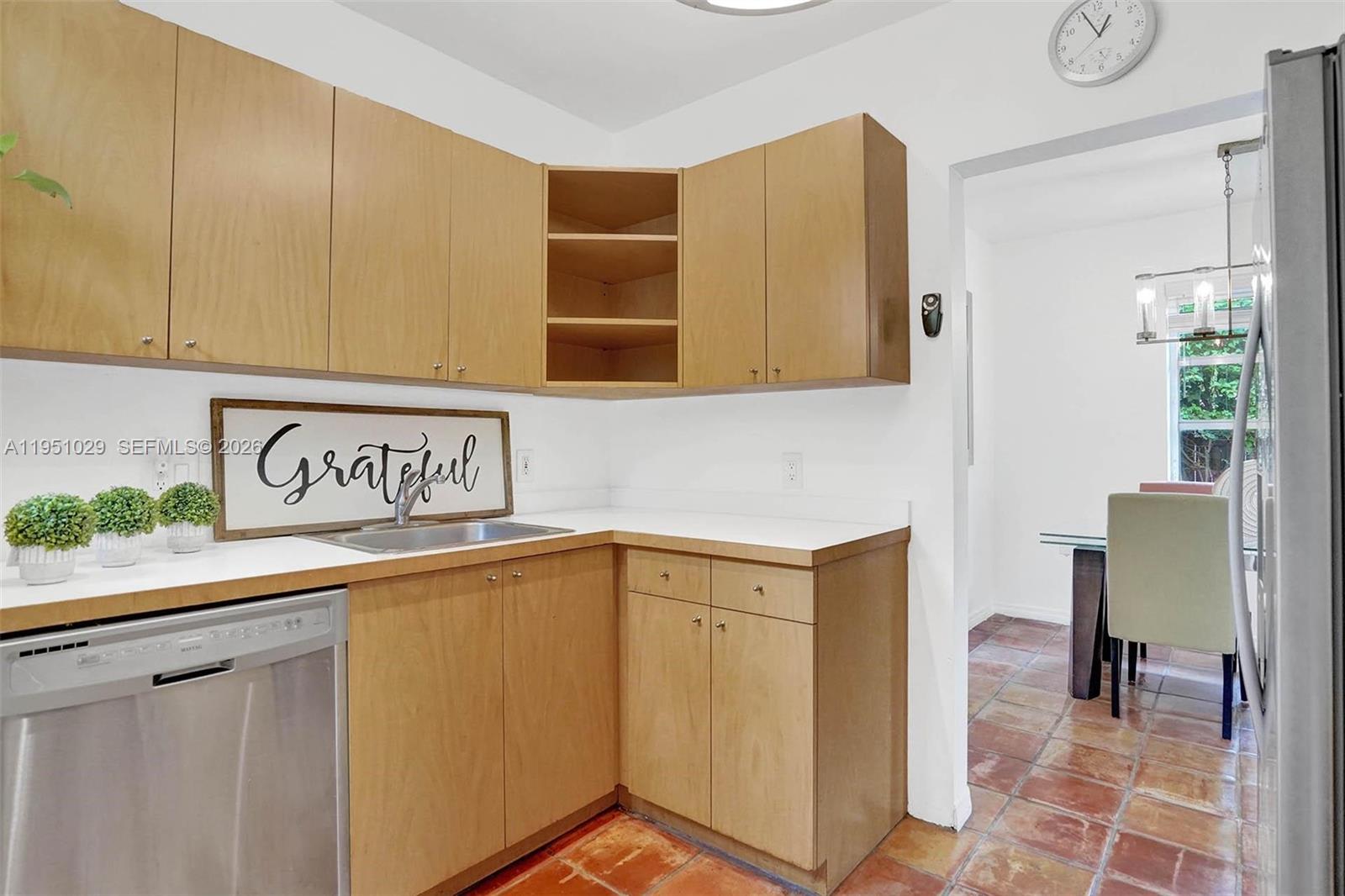 7525 W Treasure Dr North Bay Village, FL 33141