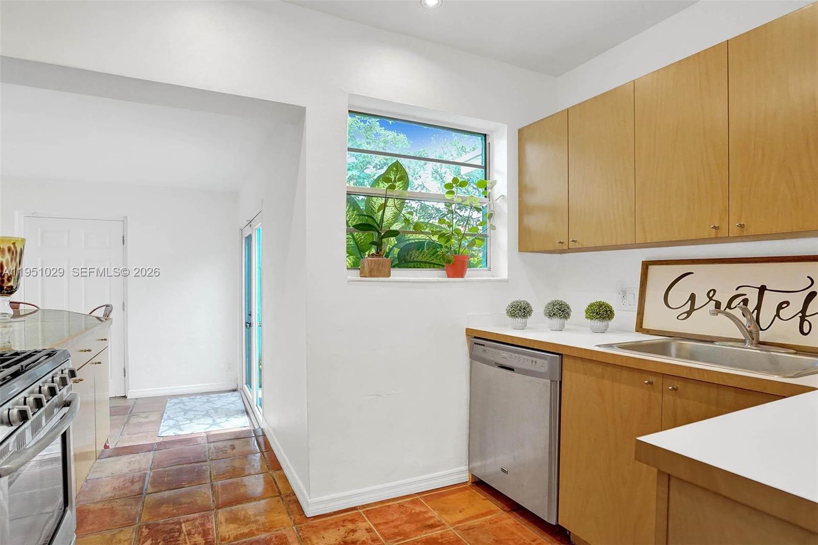 7525 W Treasure Dr North Bay Village, FL 33141