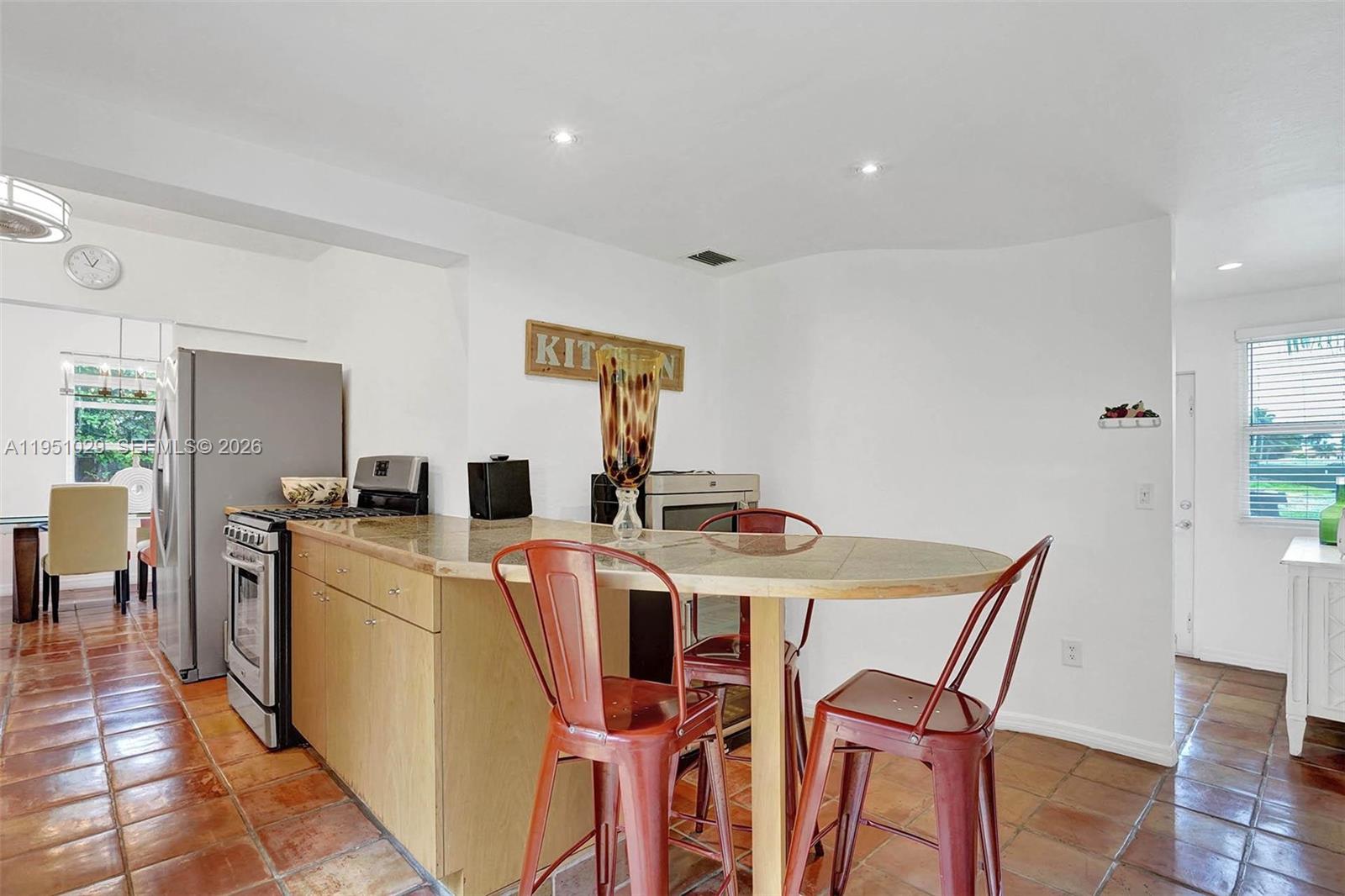 7525 W Treasure Dr North Bay Village, FL 33141