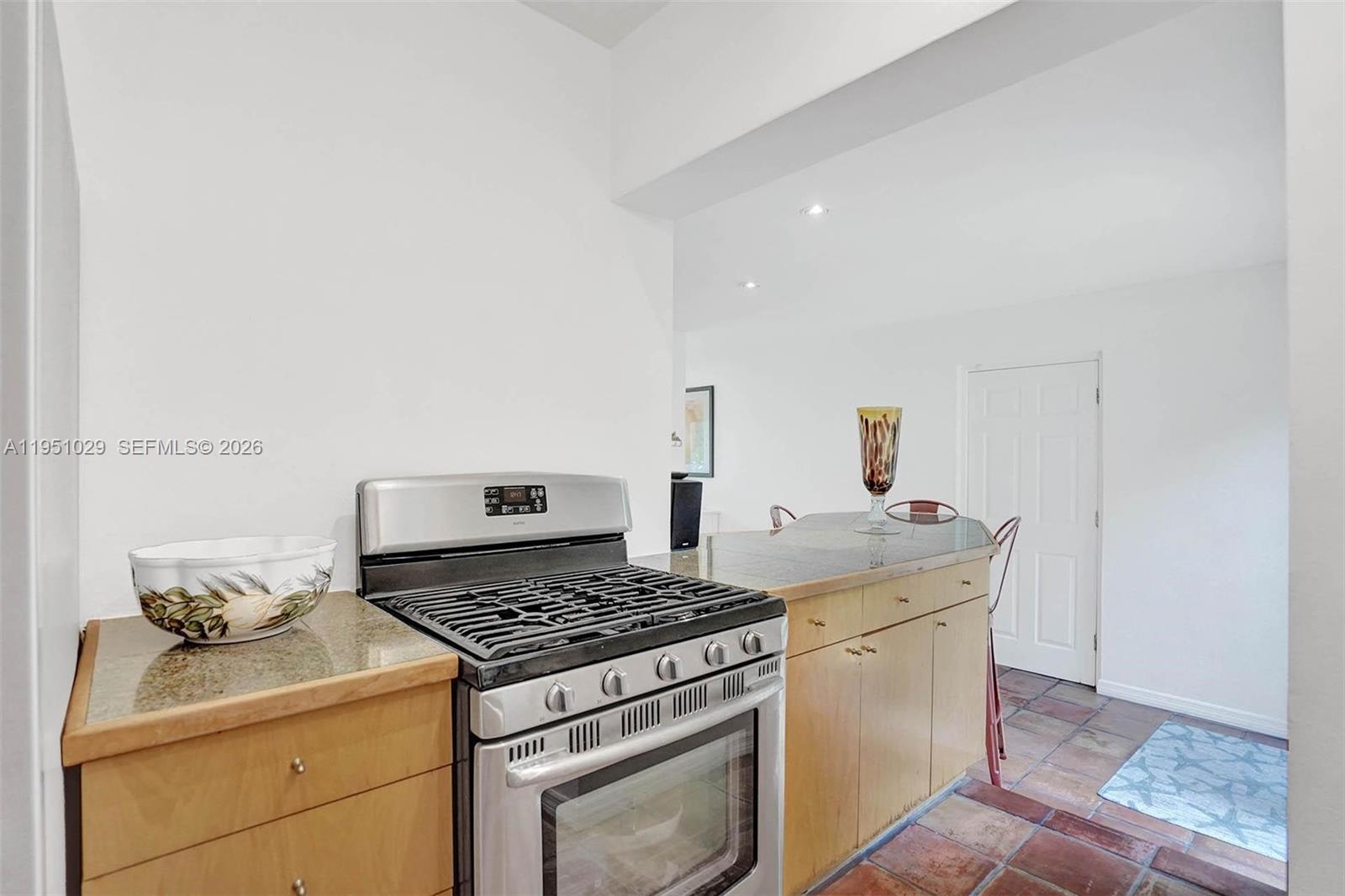 7525 W Treasure Dr North Bay Village, FL 33141