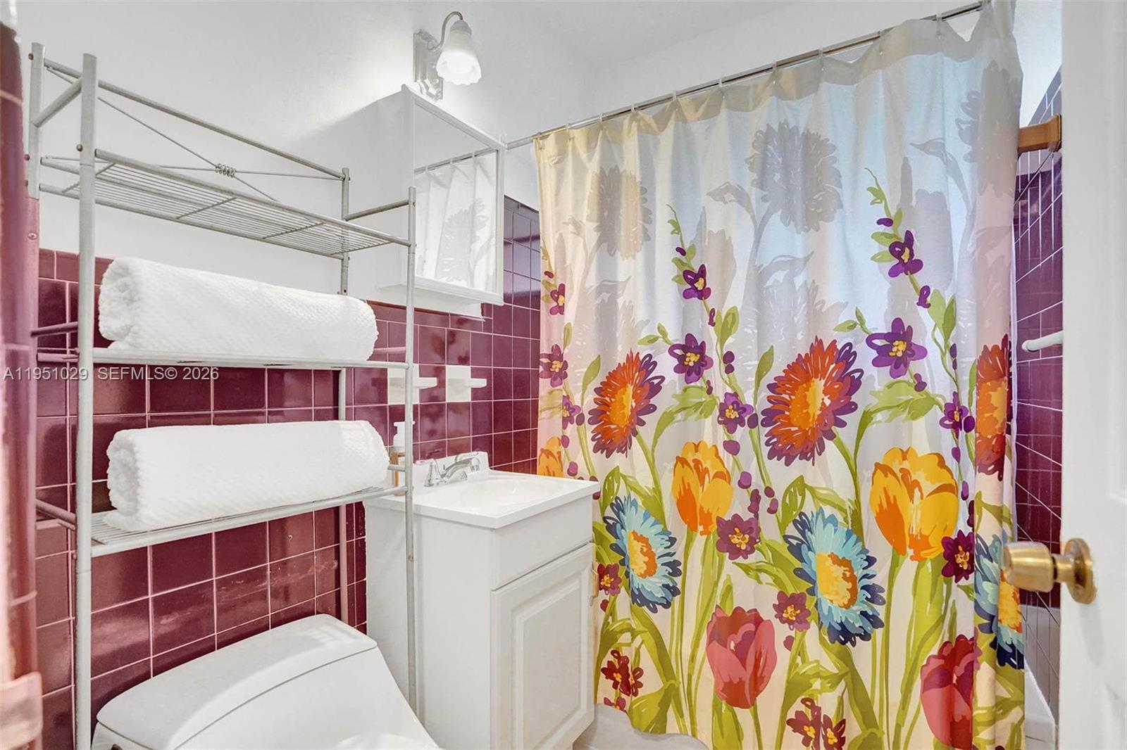 7525 W Treasure Dr North Bay Village, FL 33141