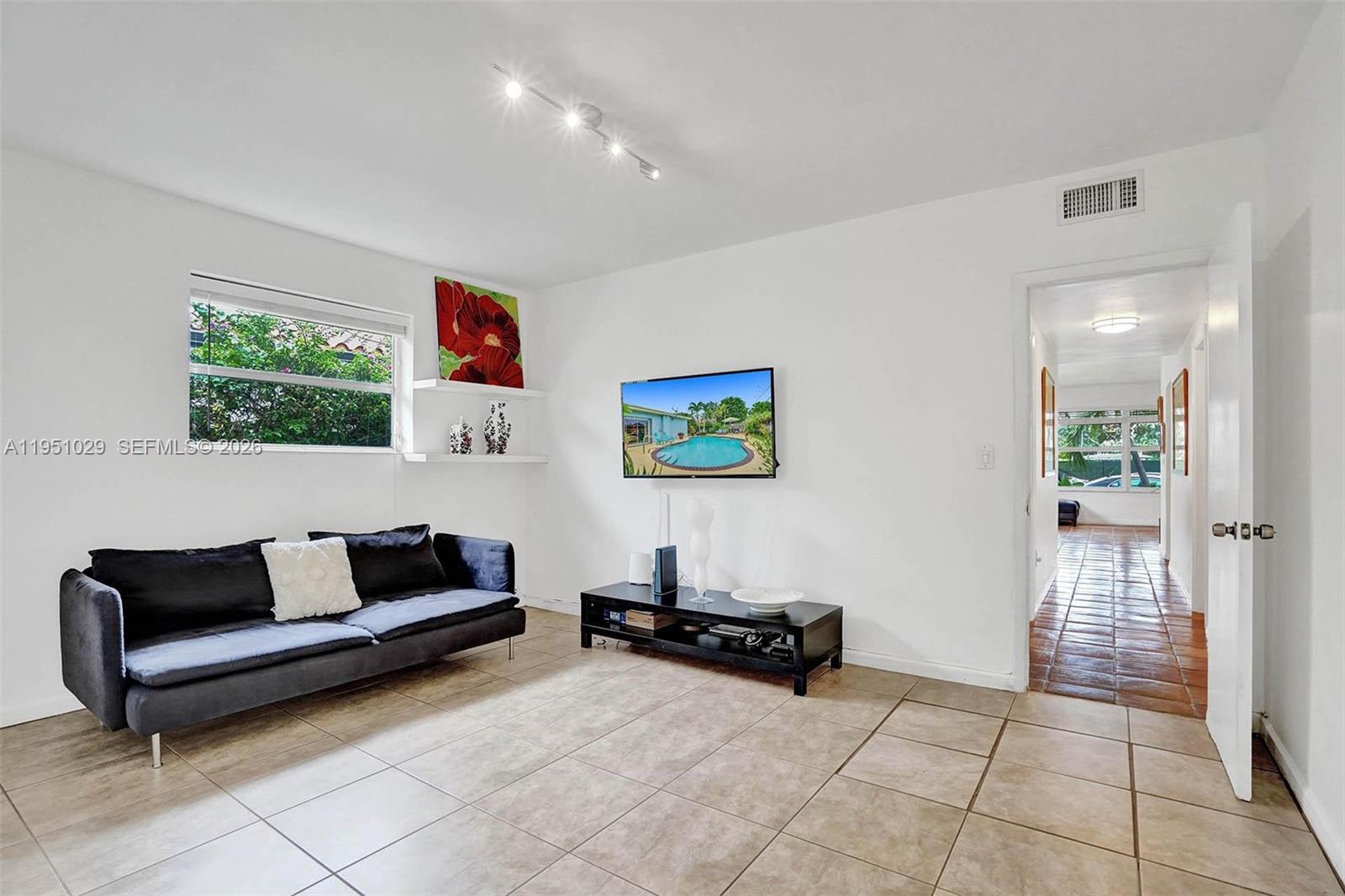 7525 W Treasure Dr North Bay Village, FL 33141