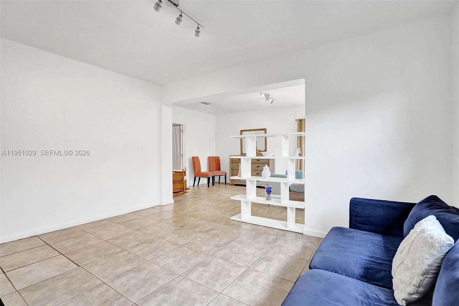 7525 W Treasure Dr North Bay Village, FL 33141