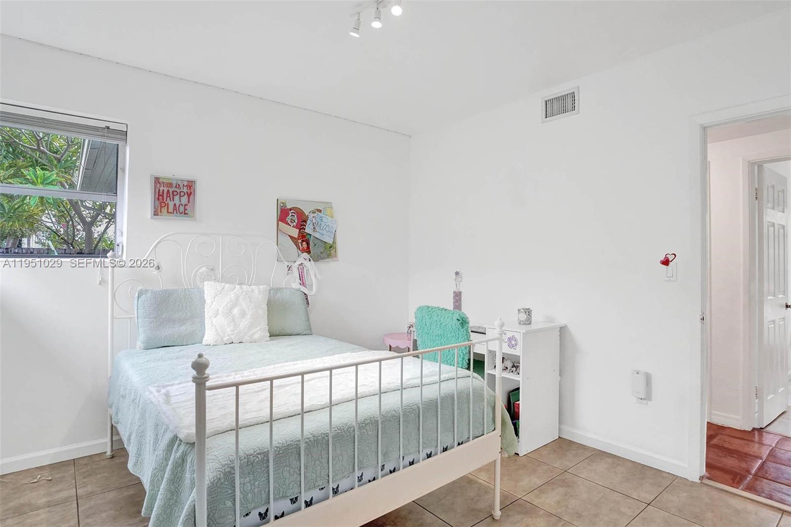 7525 W Treasure Dr North Bay Village, FL 33141