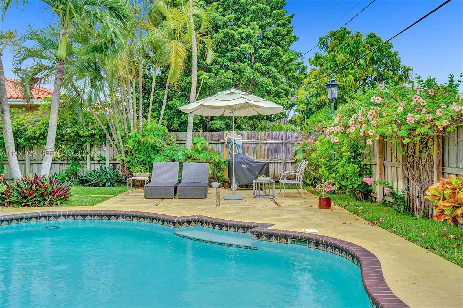 7525 W Treasure Dr North Bay Village, FL 33141