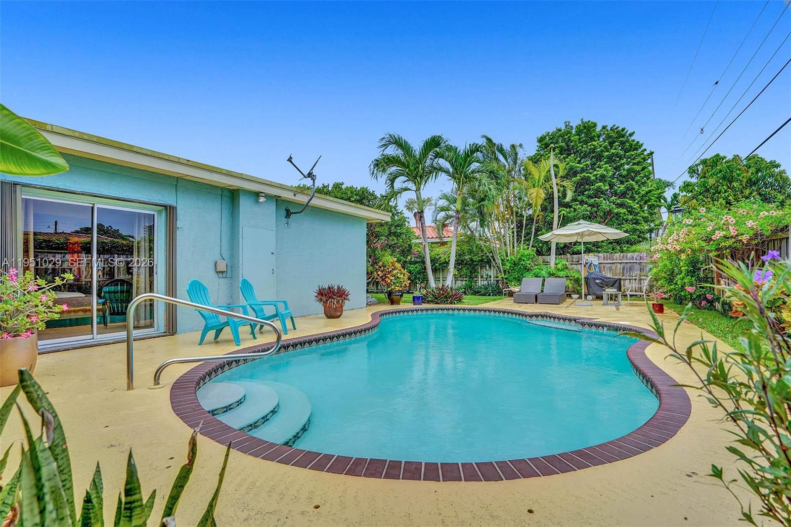 7525 W Treasure Dr North Bay Village, FL 33141