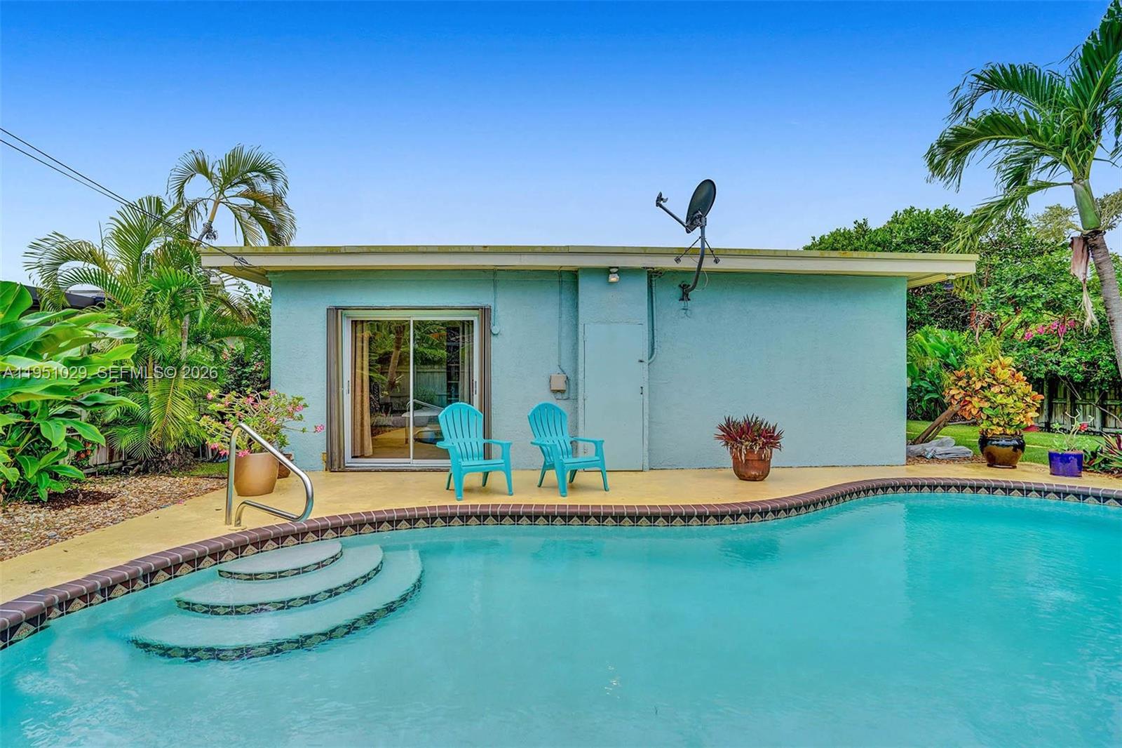 7525 W Treasure Dr North Bay Village, FL 33141