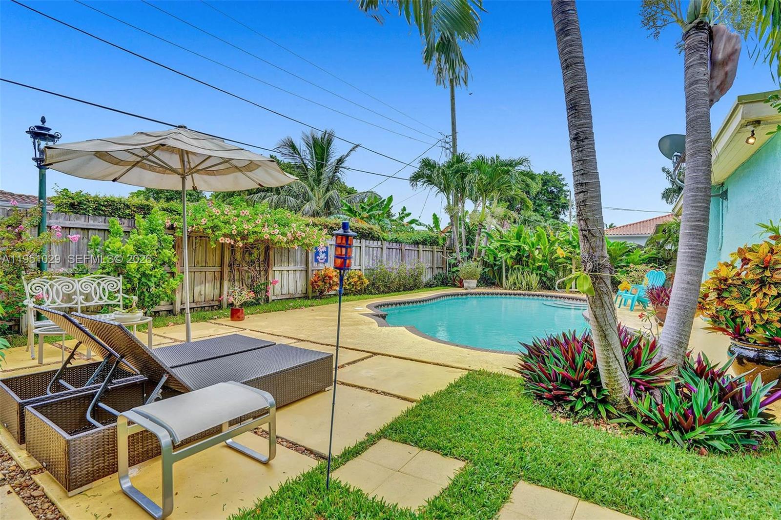 7525 W Treasure Dr North Bay Village, FL 33141