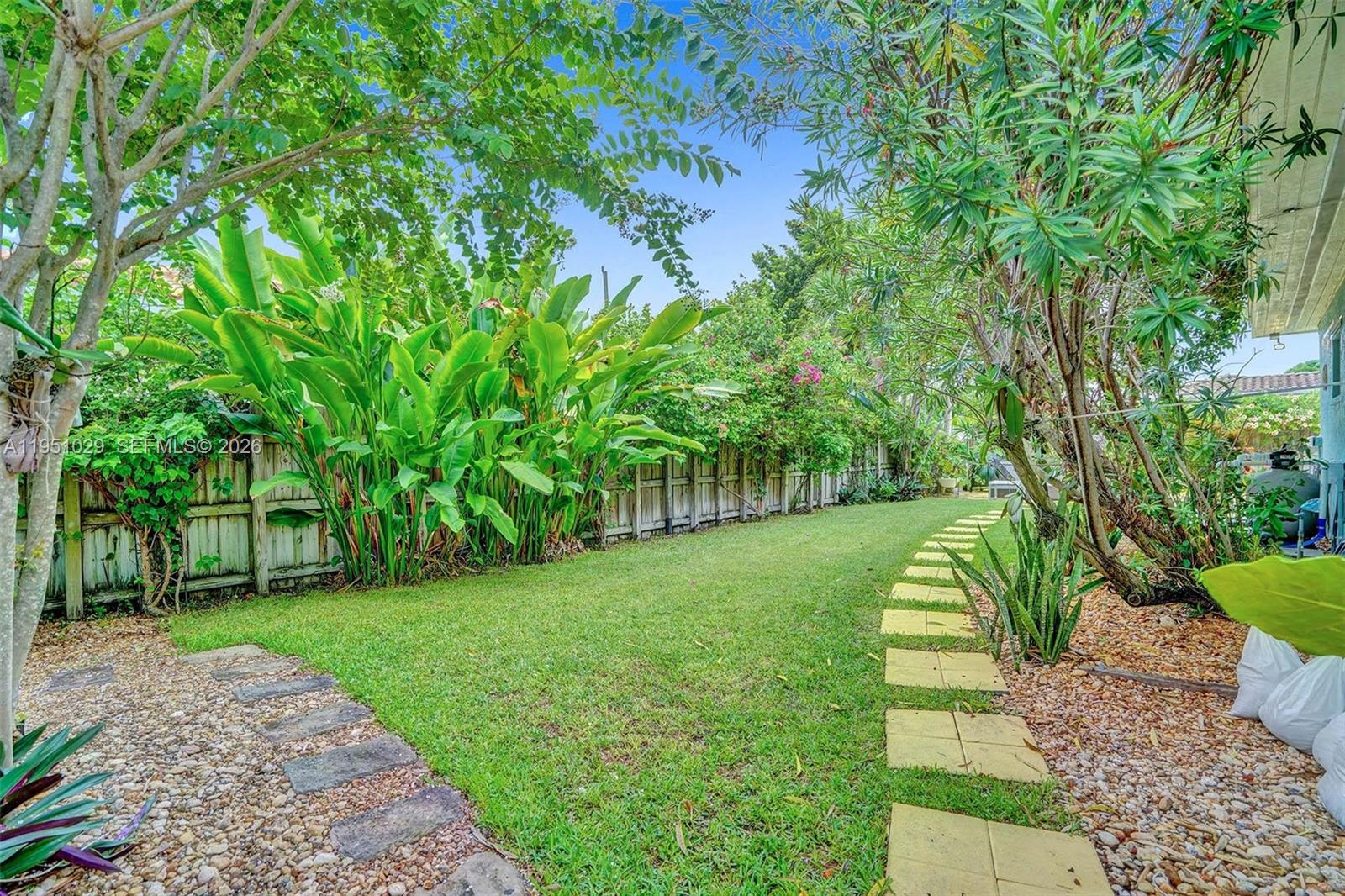 7525 W Treasure Dr North Bay Village, FL 33141