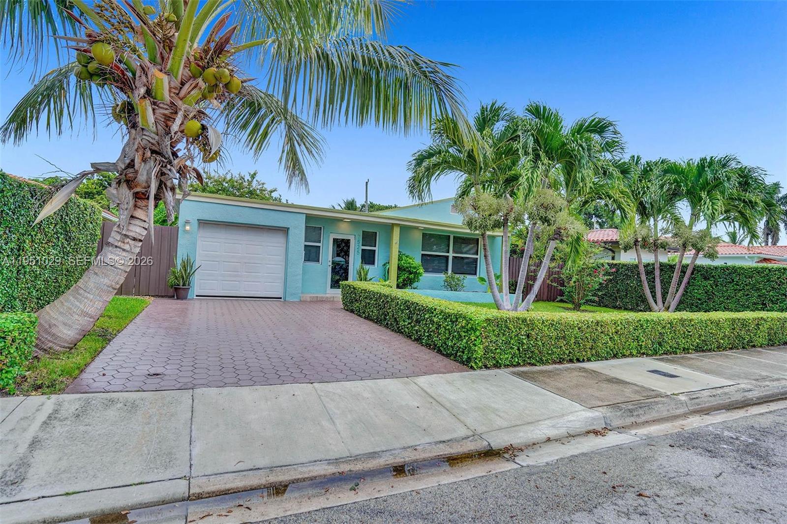 7525 W Treasure Dr North Bay Village, FL 33141