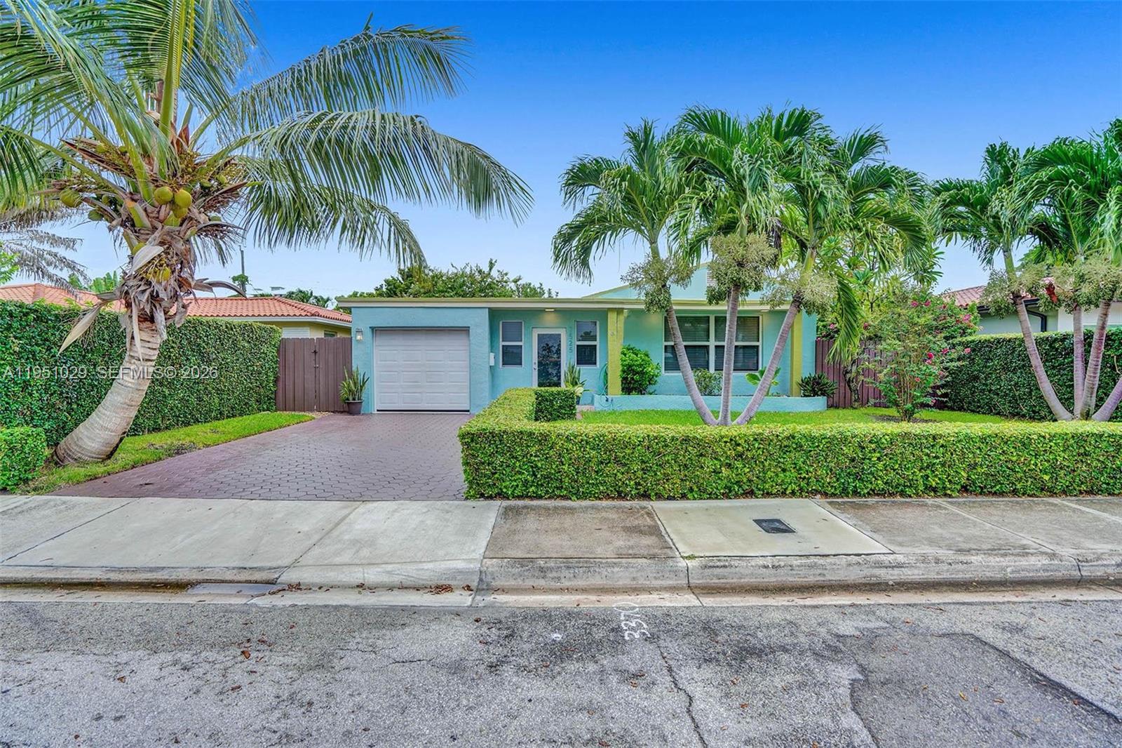 7525 W Treasure Dr North Bay Village, FL 33141