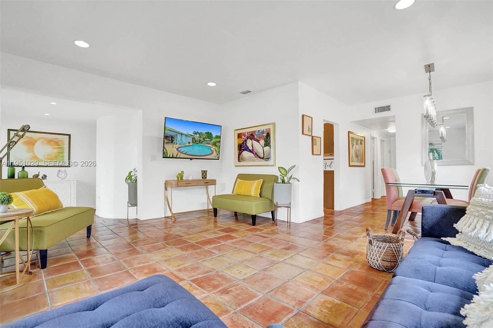 7525 W Treasure Dr North Bay Village, FL 33141