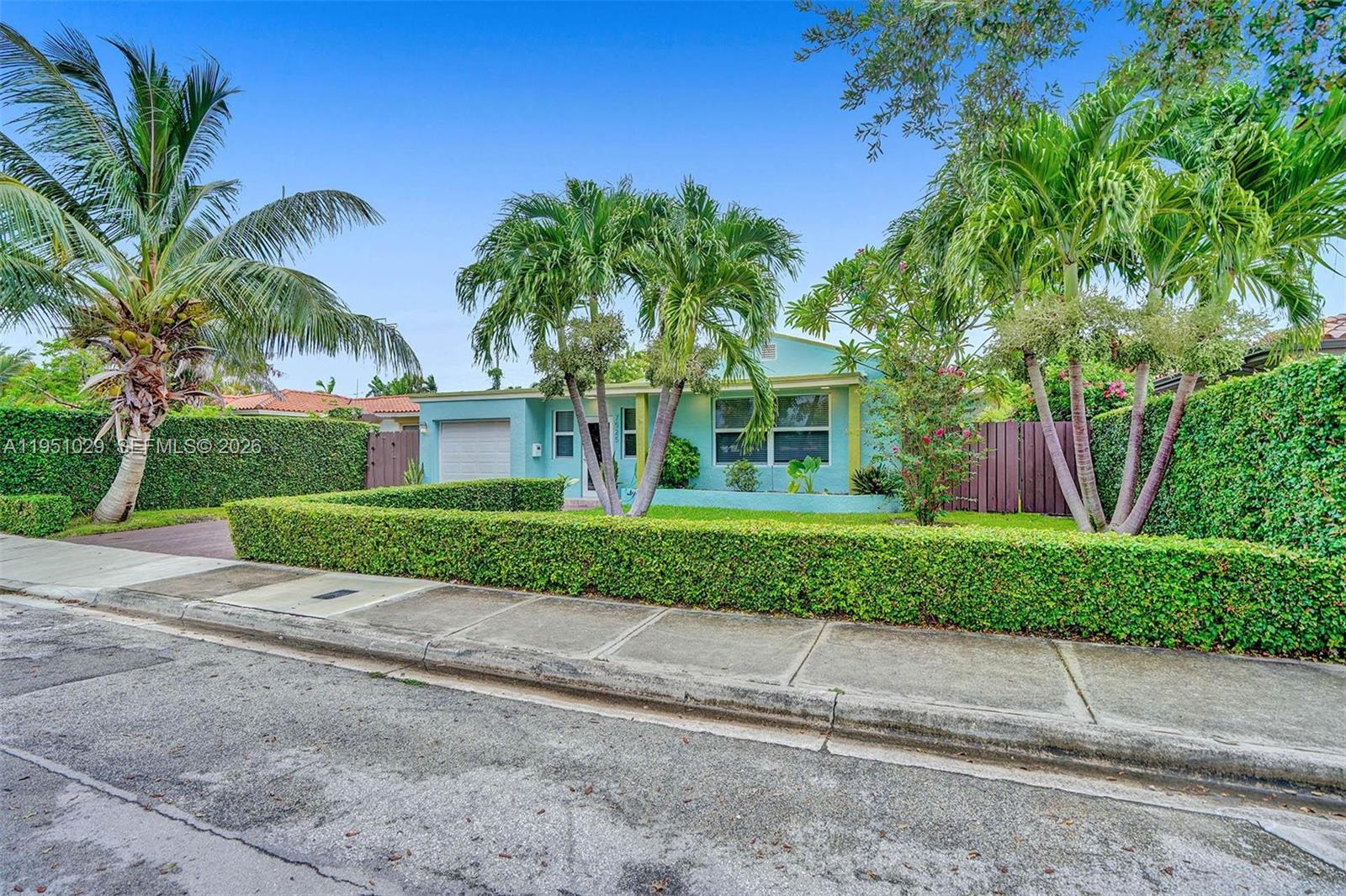 7525 W Treasure Dr North Bay Village, FL 33141