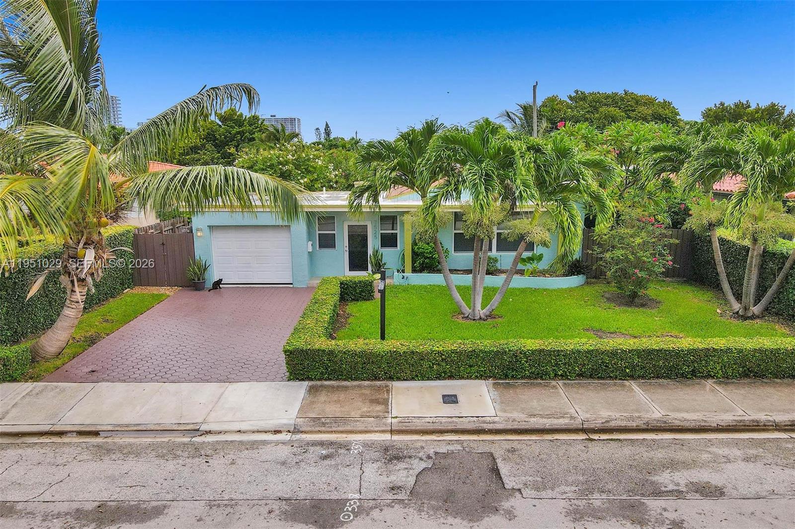 7525 W Treasure Dr North Bay Village, FL 33141