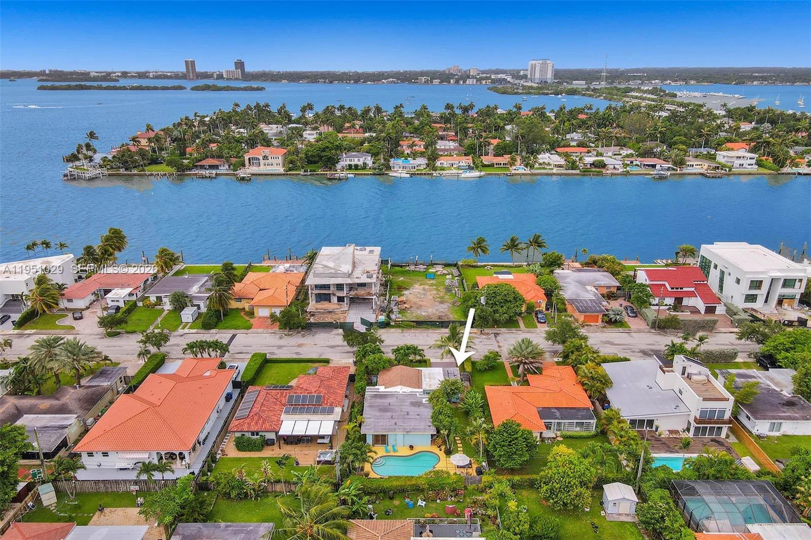 7525 W Treasure Dr North Bay Village, FL 33141