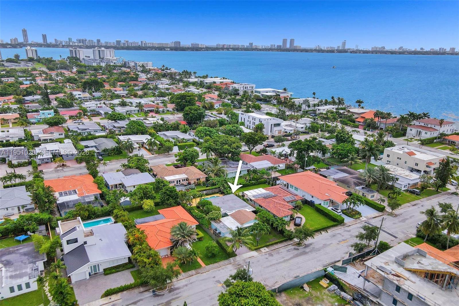 7525 W Treasure Dr North Bay Village, FL 33141