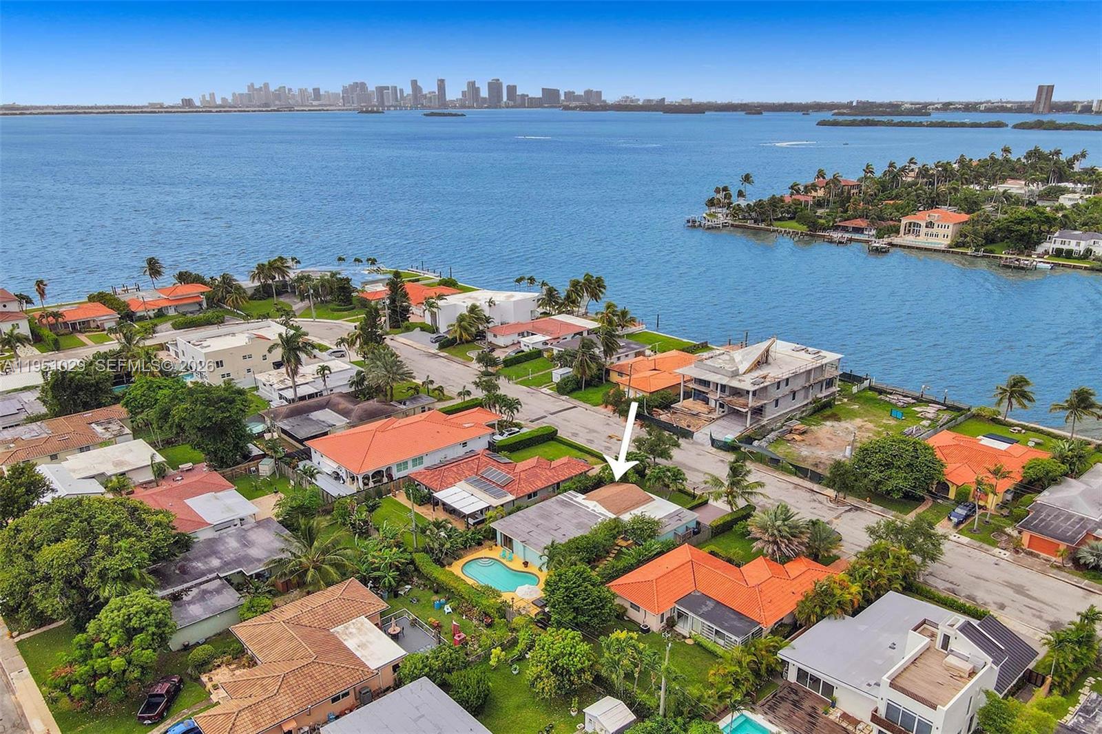 7525 W Treasure Dr North Bay Village, FL 33141