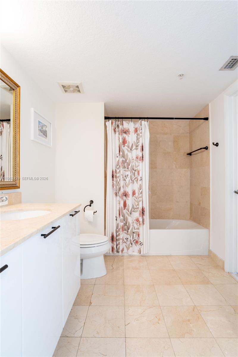 1800 N Bayshore Dr #1803 Miami, FL 33132