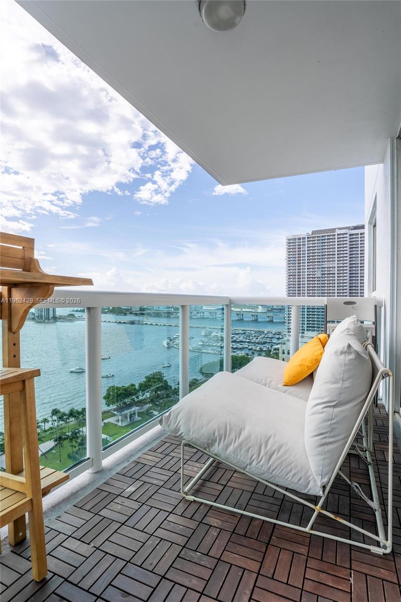 1800 N Bayshore Dr #1803 Miami, FL 33132