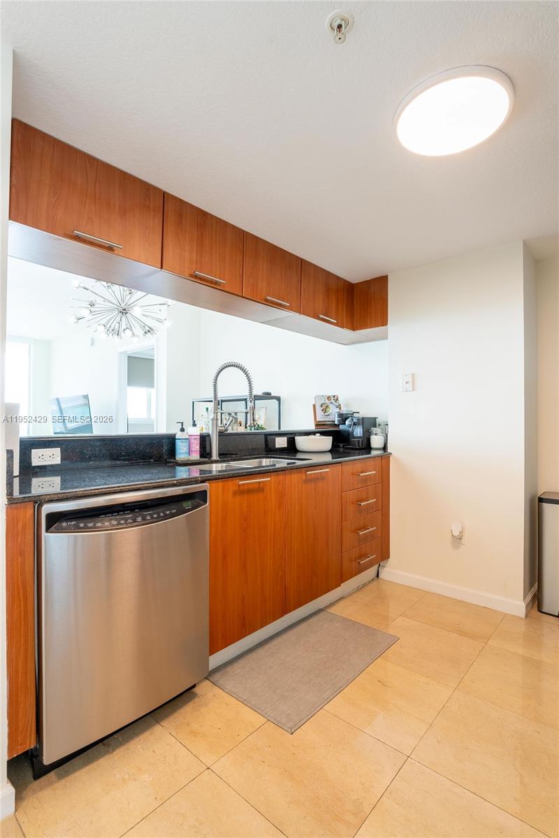 1800 N Bayshore Dr #1803 Miami, FL 33132