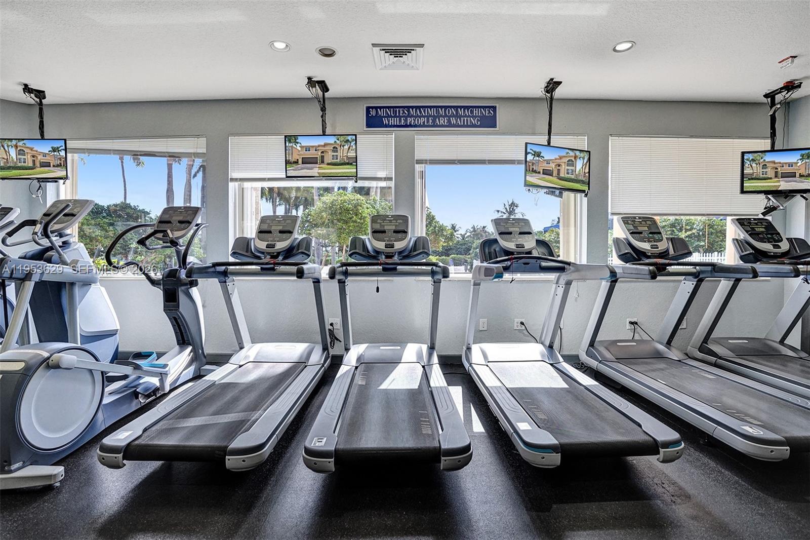 1303 NW 167th Ave Pembroke Pines, FL 33028