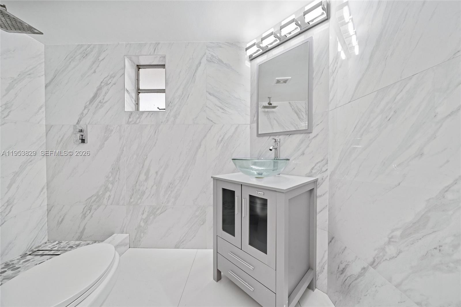 18900 NE 14th Ave #D308 Miami, FL 33179