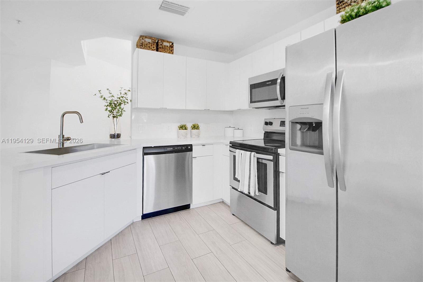 8930 NE 8th Ave #901