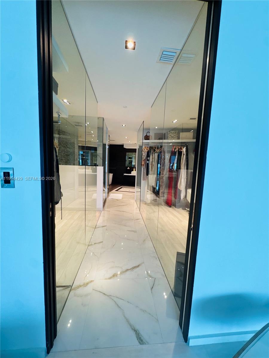 900 Biscayne Blvd #6207 Miami, FL 33132