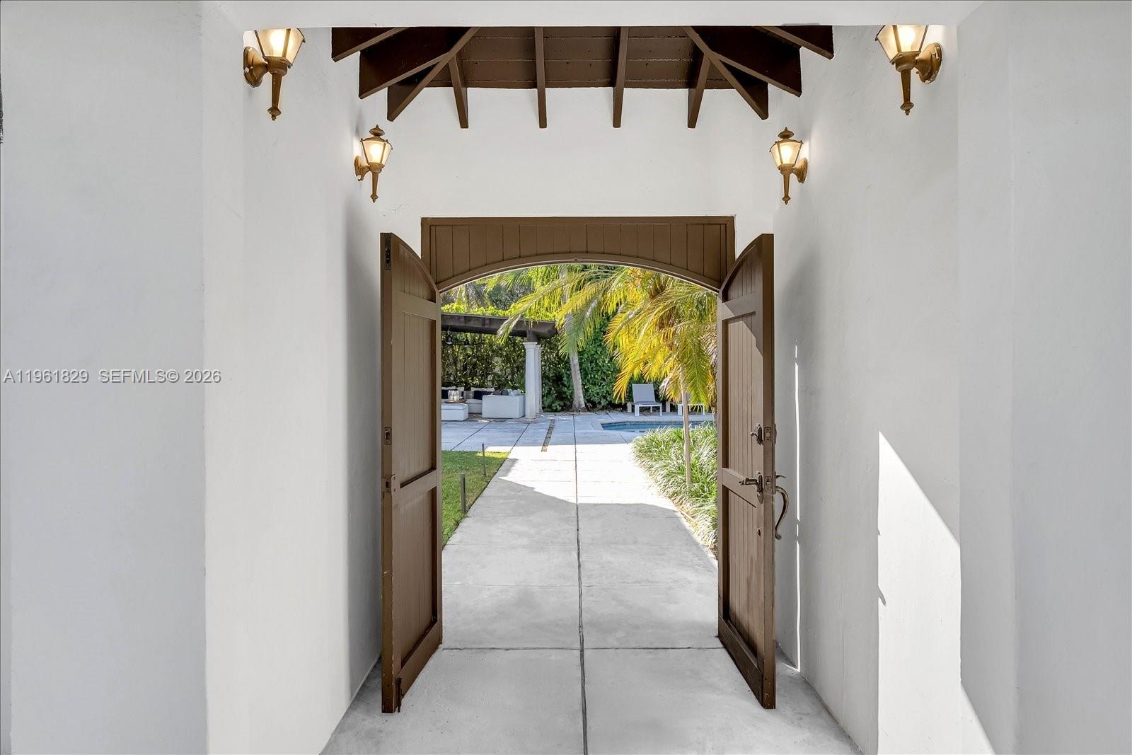 1161 Sunset Dr Coral Gables, FL 33143