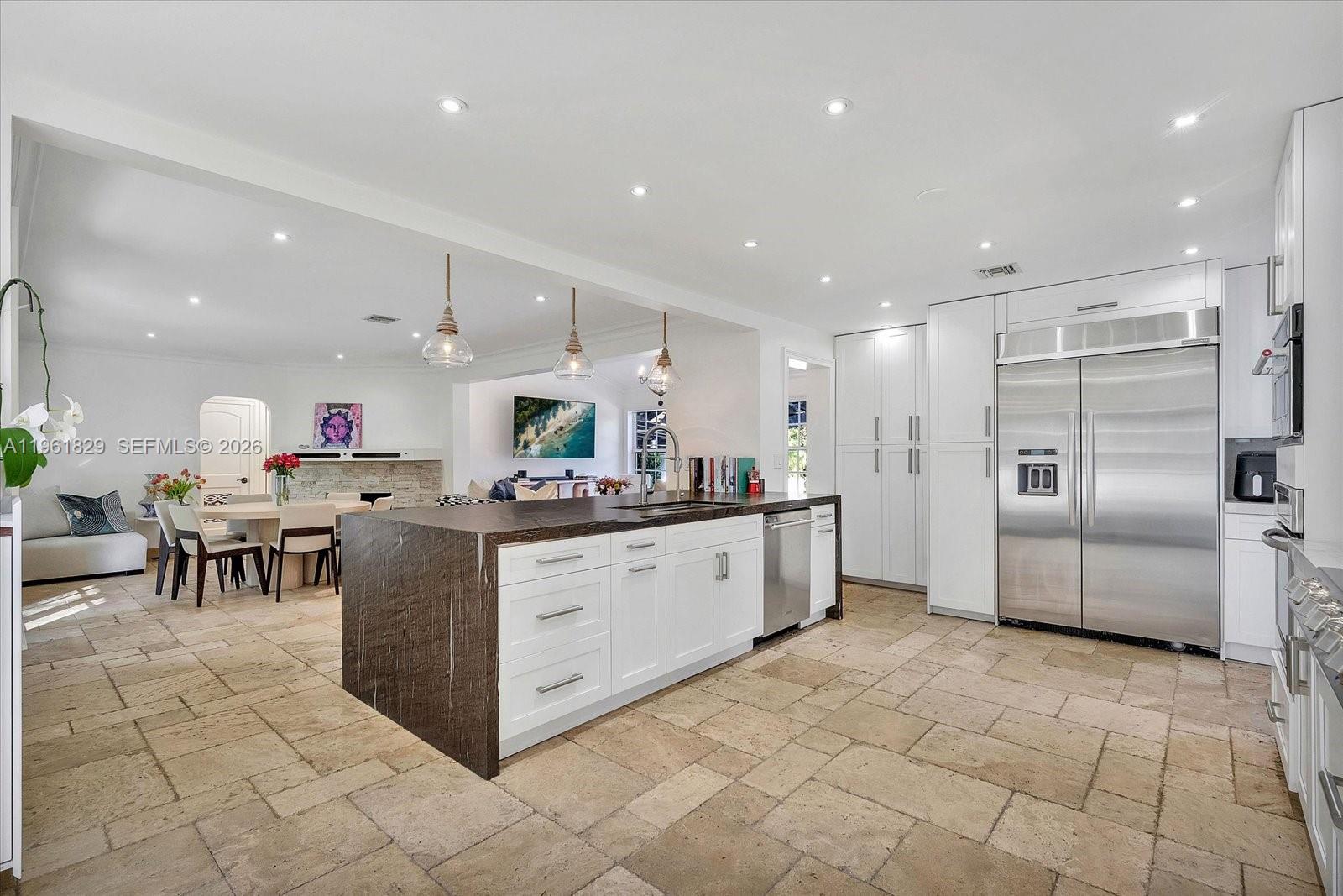 1161 Sunset Dr Coral Gables, FL 33143