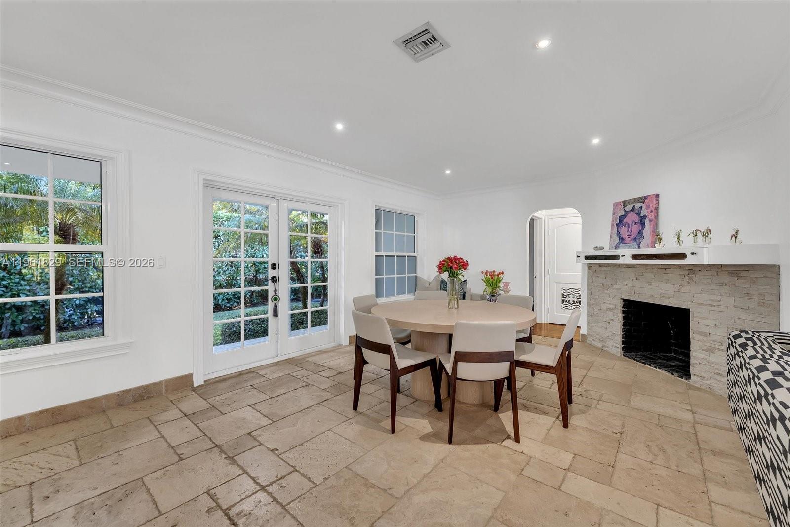 1161 Sunset Dr Coral Gables, FL 33143