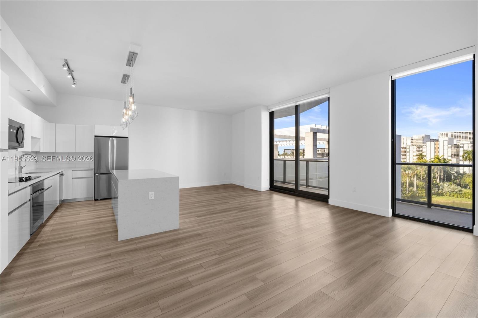 101 Diplomat Pkwy #0501